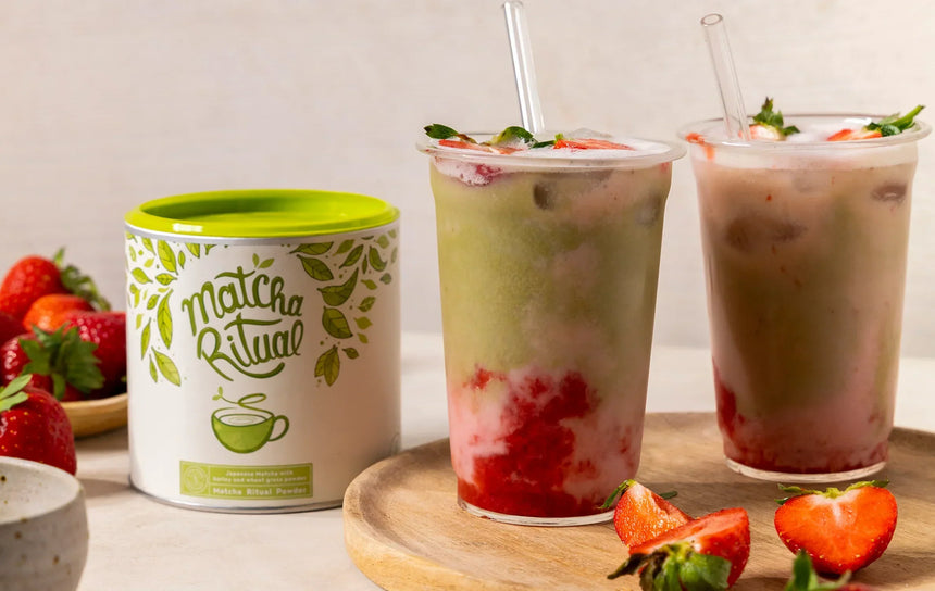 Iced matcha latte met een fruitige twist